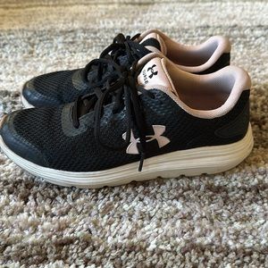 Under Armor Sneakers ❤️